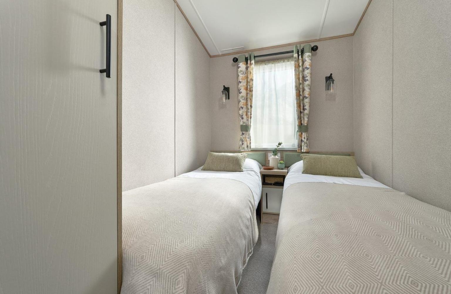 Emma'S Oasis 2-Bedroom Caravan At Durdle Door Sleeps 4 West Lulworth Eksteriør bilde